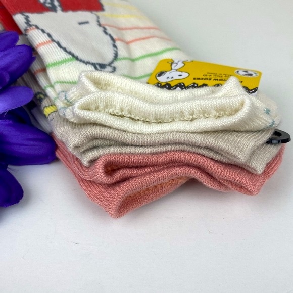 Snoopy Peanuts no show socks set of 3 Snoopy and Woodstock designs NEW - Picture 10 of 12